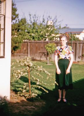Gladys at home; Inglewood, Calif., 1952