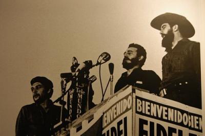 Che Guevara (ao fundo)