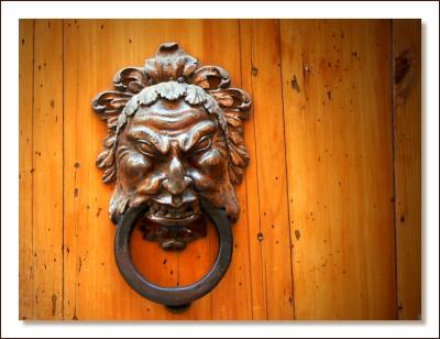 Knocker