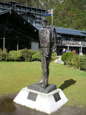 Statue of Sir Edmund Hillary