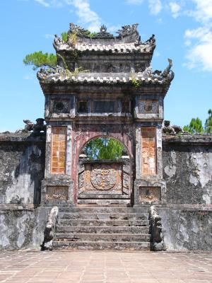 Empress Le Thien Anhs Tomb