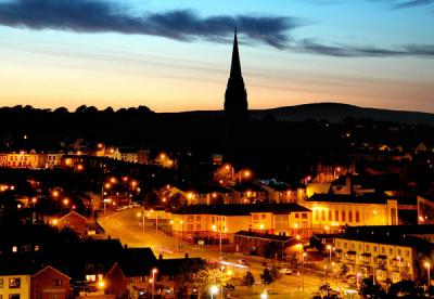 Derry at dusk - Derry (Co. Londonderry)