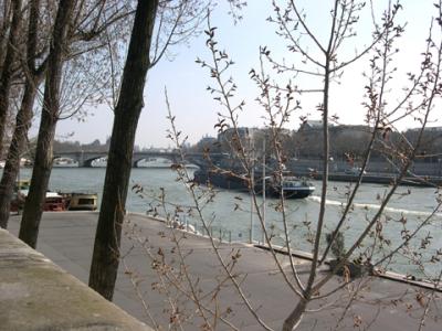 March 2003 - The Seine 75008