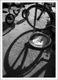 poussette dans le coin (des ptites roues ... des ptites roues ... toujours des ptites roues ....)