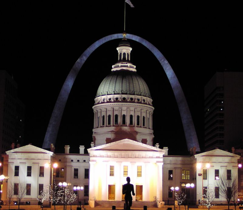 Gateway Arch and Courthouse, St Louis