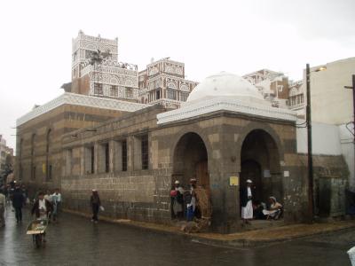 Rainy day by the Bab al Yemen