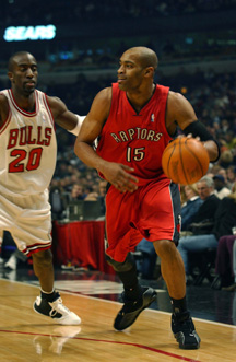 u41/sscamiring/upload/26817901.VinceCarterdribblingtheball.JPG