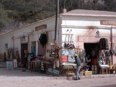 Purmamarca (Arg) shops by Simone