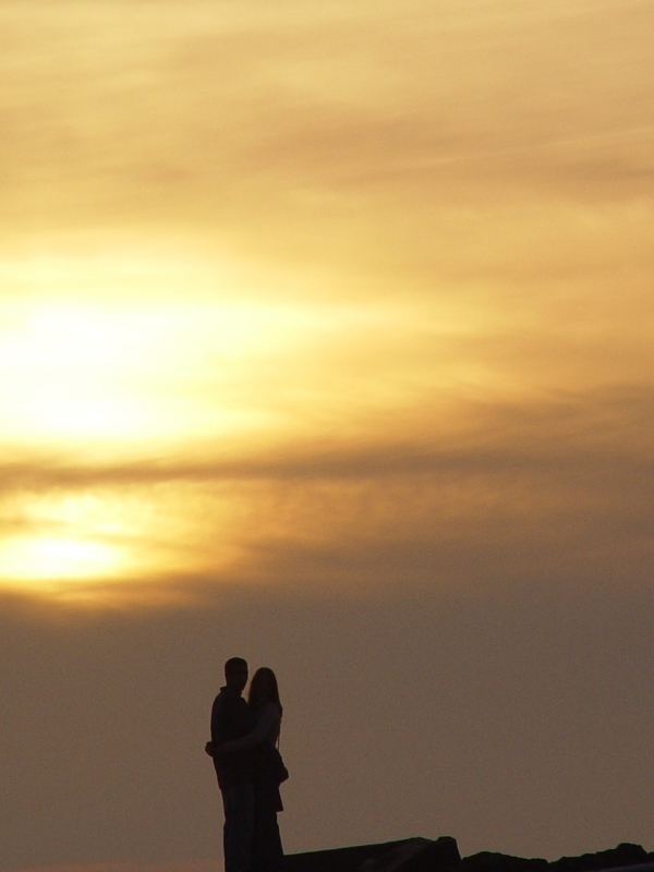 <B>Nightfall at beach</B><BR><FONT size=2>Jos Maria Simes</FONT>
