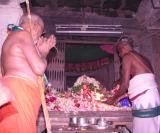 Srimath Azhagiyasingar performing mangaLAsanam to SrI Ahobila Nrusimhan