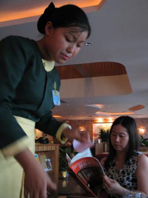 Suzhou lunch waitress and Karen