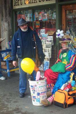 Seattle_1391 Postman with Balloon.JPG