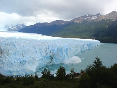 An iceberg is about to calve ...