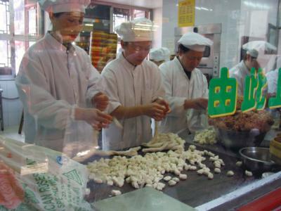 Making small steam bun