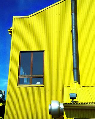 fachada-amarilla-granville_.jpg