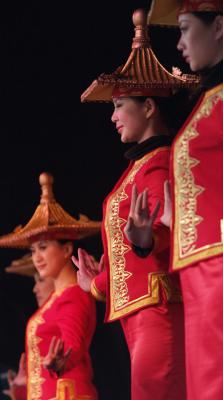 u42/adrianox/medium/39719311.P2134240_hats_perform_4wm.jpg