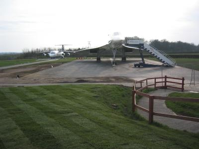 Concorde at the viewing park 01.04.04.jpg