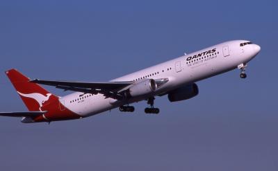 VH-ZXB  Qantas B767-300.jpg