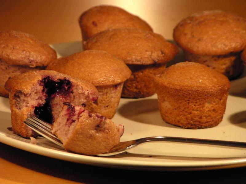 Muffin with mixed fruits