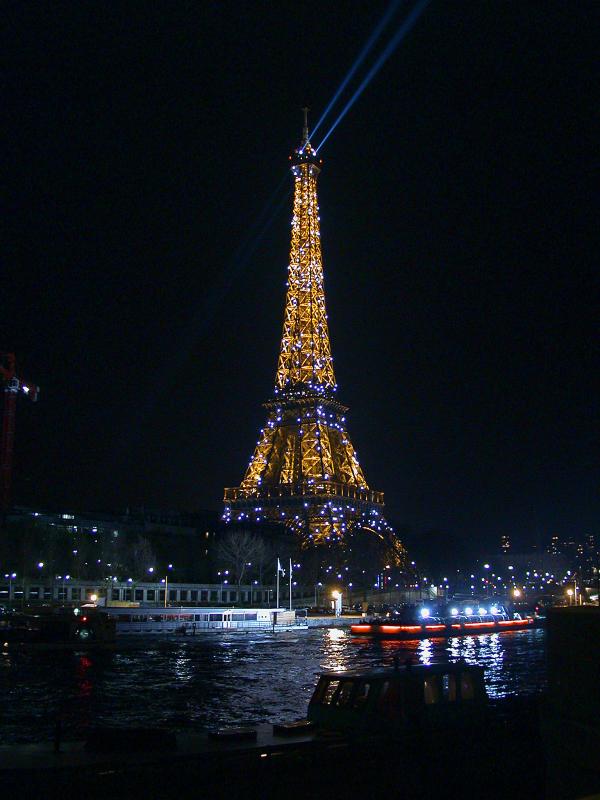 The Eiffel Tower, Flashing