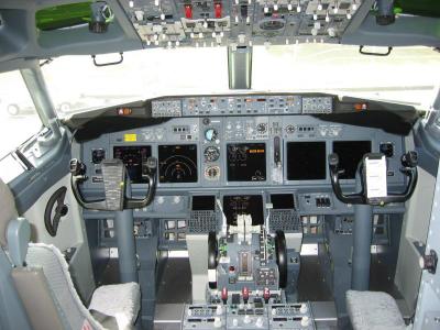 700 Cockpit.jpg