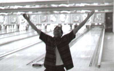 u42/arb7/medium/27546869.JustinCelebrating_pbase.jpg