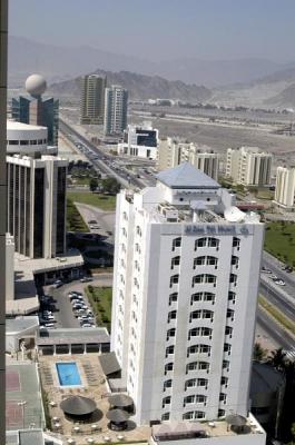 u42/bmcmorrow/medium/27674945.fujairah003.jpg