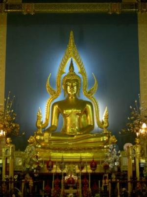 The replicated Phra Buddha Chinarat image of Phitsanulok inside Wat Benchamabophit