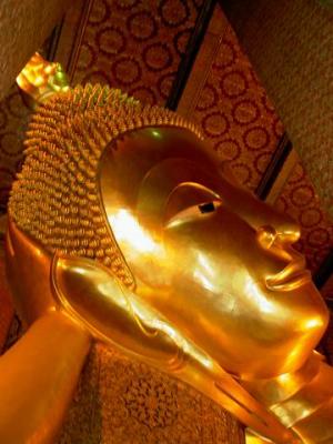 The 46m (150ft) long Reclining Buddha of Wat Pho