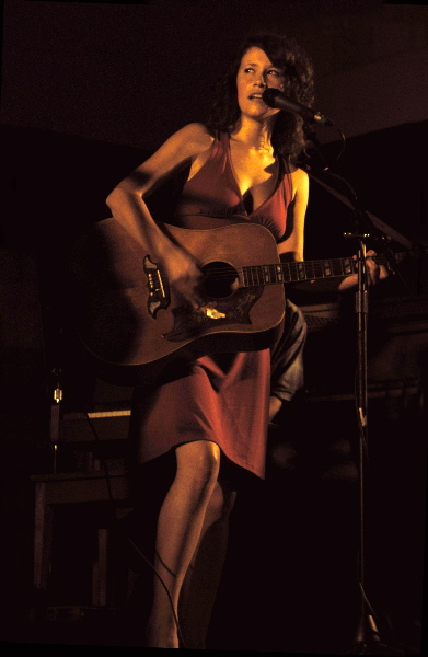 Sarah Lee Guthrie