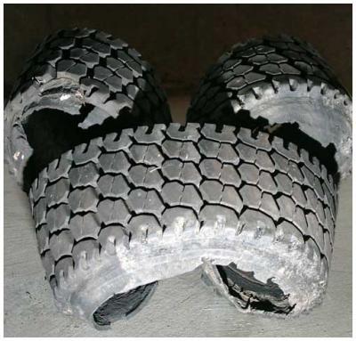 u42/cslr_challenge/medium/27207733.tire2.jpg