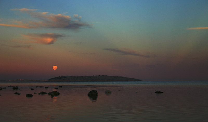 Moon Rising  *