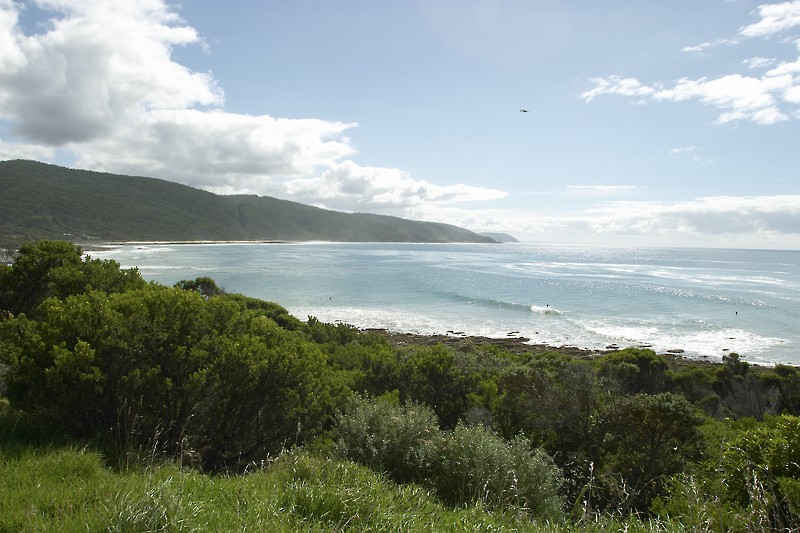 0512 scene along great ocean road.jpg