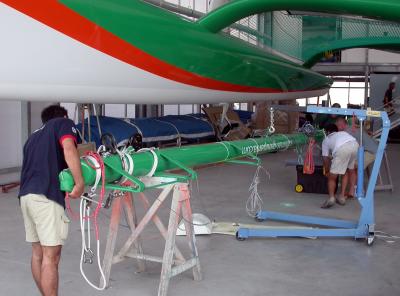 Mise  l'eau du trimaran Groupama 2