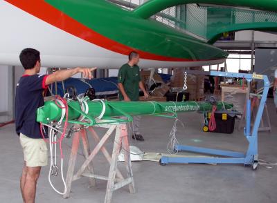 Mise  l'eau du trimaran Groupama 2