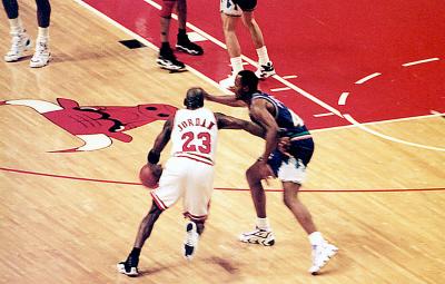 u42/dhlow/medium/39779919.jordannbafinalsvs.jazz.jpg
