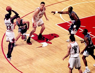 u42/dhlow/medium/39779969.nbafinalsjordanvs.malone.jpg