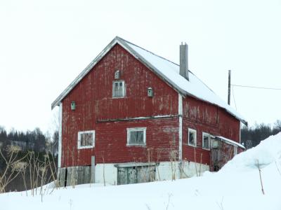 Old barn in the outskirt of Troms.jpg