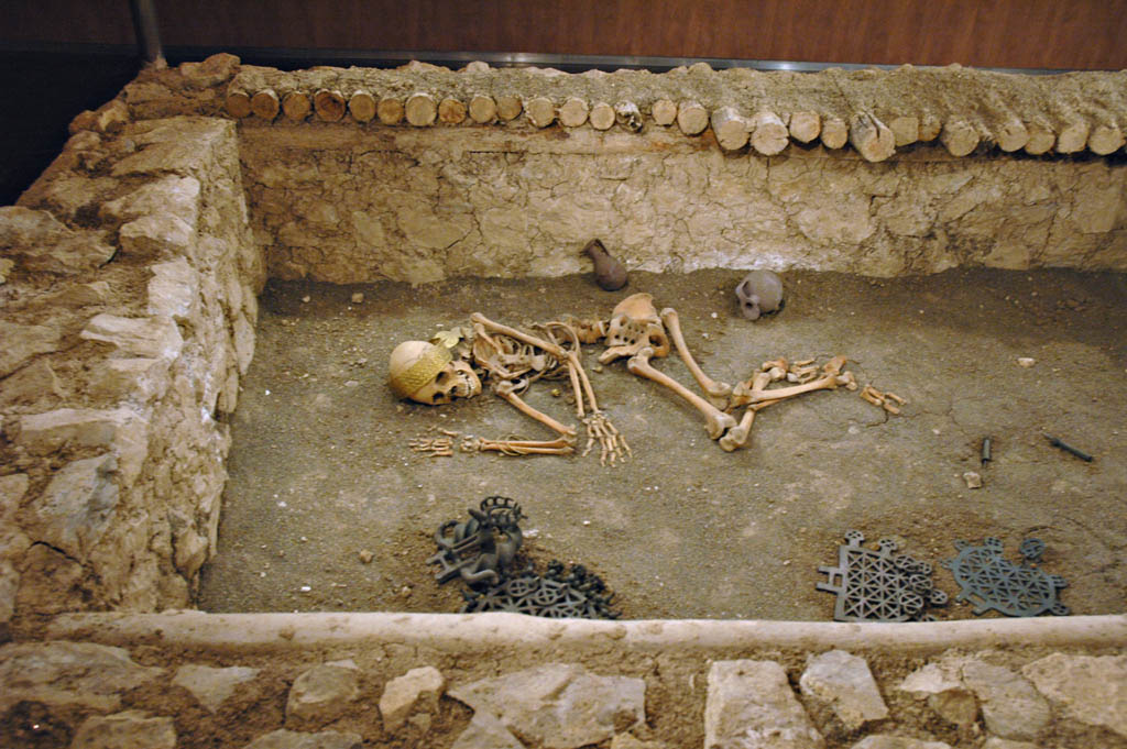 Corum museum grave reconstruction