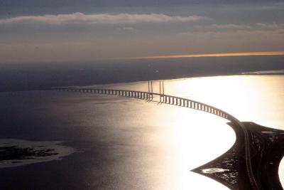 resund bridge connecting Denmark & Sweden