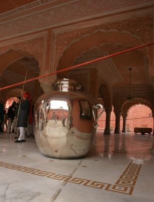 Jaipur: Silver urn