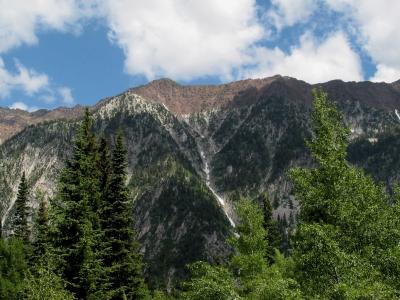 Reddish Rocks along Ridge