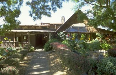 6-13 Kula Lodge