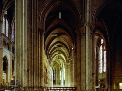 Chartres1-bg.jpg