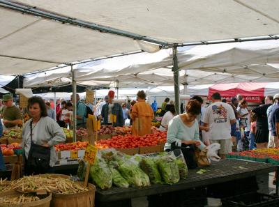 u42/hjsteed/medium/34252335.040925029GreenMarketatUnionSquare.jpg