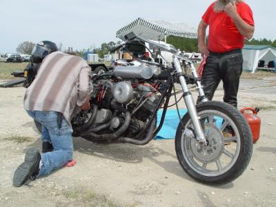 THIS TWIN ENGINED HARLEY JUST COULDN'T GET IT TO RUN RIGHT AND ONLY RAN 117 MPH, BUT WHAT A SOUND IT HAD