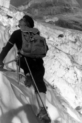 R. Ollivier dans les sracs de la face nord du Mont Perdu