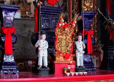 Chan See Shu Yuen Temple, altar