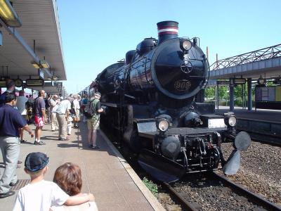 Engine No 908 ready for takeoff