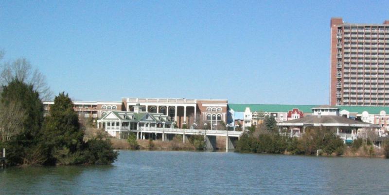 Heritage grand  Main street USA from across the lake.jpg